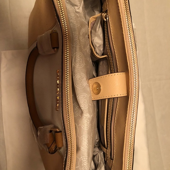 Michael Kors satchel purse - Picture 2 of 5